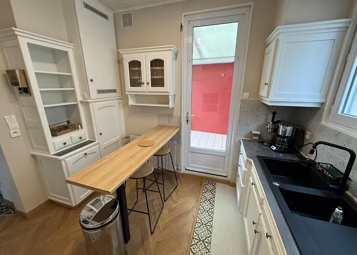 Maison Lumineuse Et Chaleureuse *